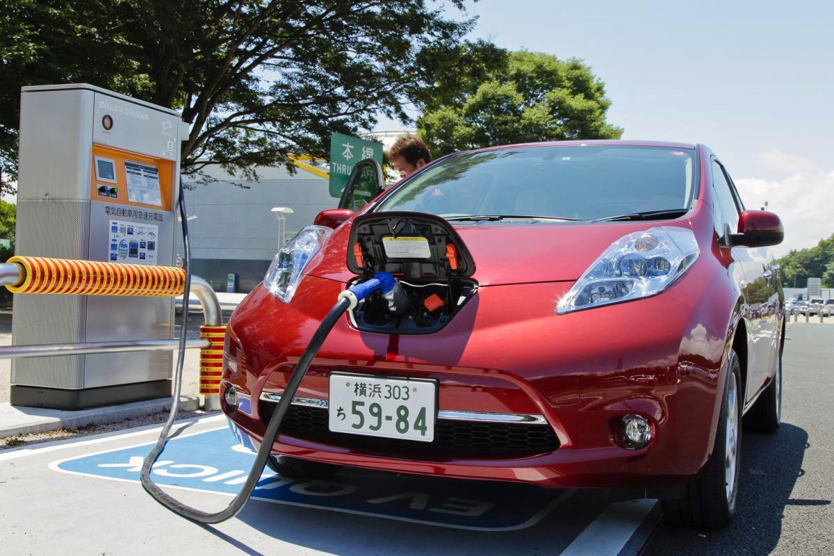 急速充電器を利用する車両