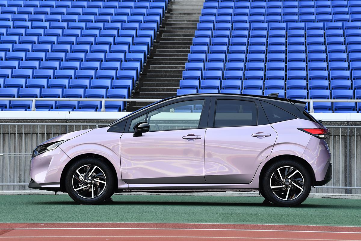 日産ノートがフルモデルチェンジ パワートレインはe Powerのみでアリア譲りの先進的スタイルに大変身 自動車情報 ニュース Web Cartop 日産ノートがフルモデルチェンジ パワートレインはe Powerのみでアリア譲りの先進的スタイルに大変身 自動車情報 ニュース Web Cartop