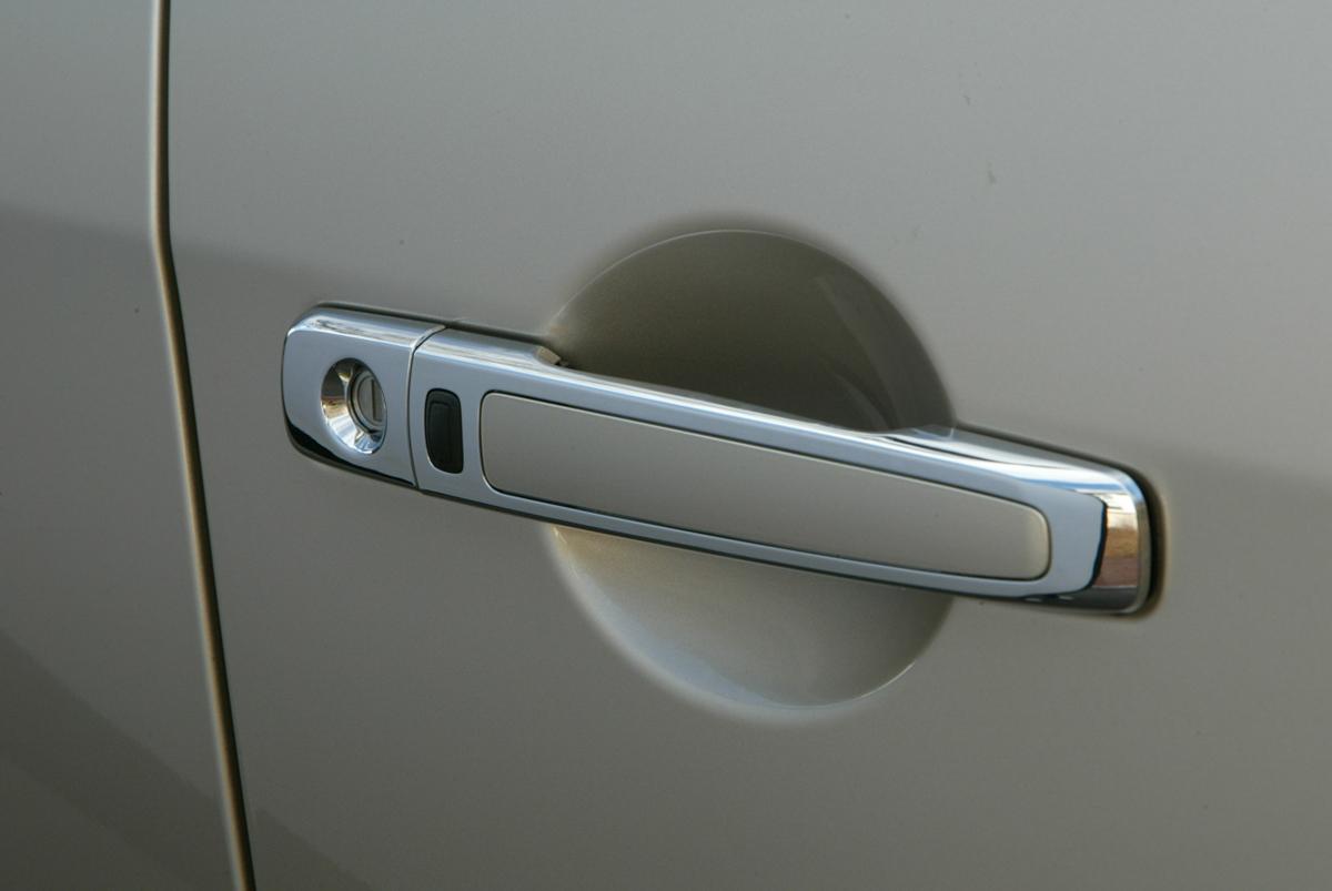 スマートキーを持ったまま後席ドアから施錠解錠できない理由 〜 画像5