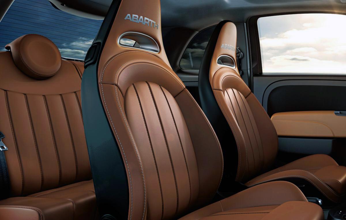 選ぶなら家族のブーイング覚悟 後席に ちょっと難あり な なんちゃって ファミリーカー７選 自動車情報 ニュース Web Cartop 2ページ目