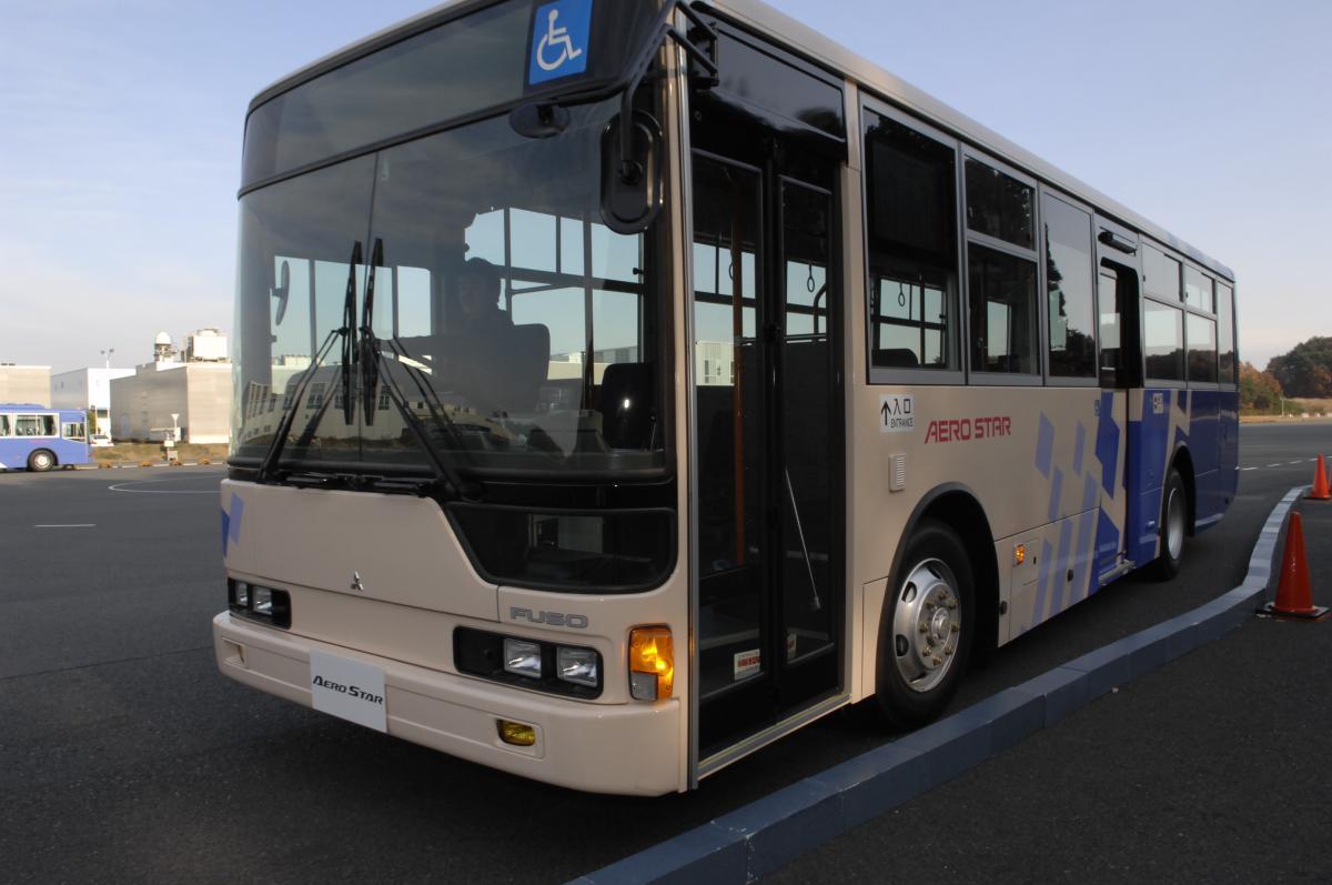 路線バス利用者には便利な識別 赤バス 青バス って何 自動車情報 ニュース Web Cartop 路線バス利用者には便利な識別 赤バス 青バス って何 自動車情報 ニュース Web Cartop