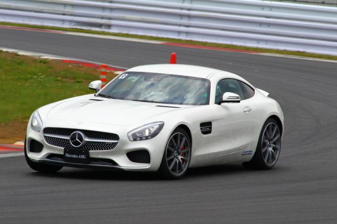 AMG GTの走行シーン