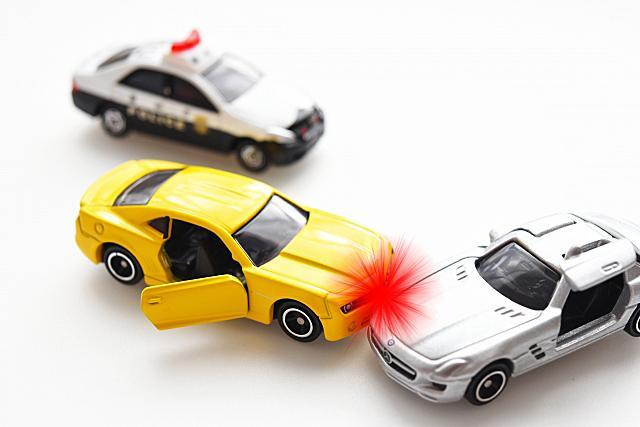 マニアでも知らないモデル 自動車保険 のcmに出てくる謎のクルマの正体とは 自動車情報 ニュース Web Cartop マニアでも知らないモデル 自動車保険 のcmに出てくる謎のクルマの正体とは 自動車情報 ニュース Web Cartop
