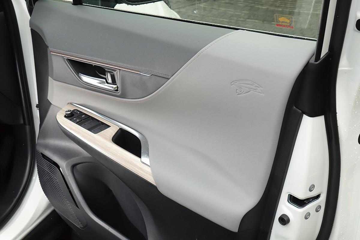 高級感と機能性を両立 新型トヨタ ハリアーの進化した内外装を徹底チェック 自動車情報 ニュース Web Cartop 3ページ目