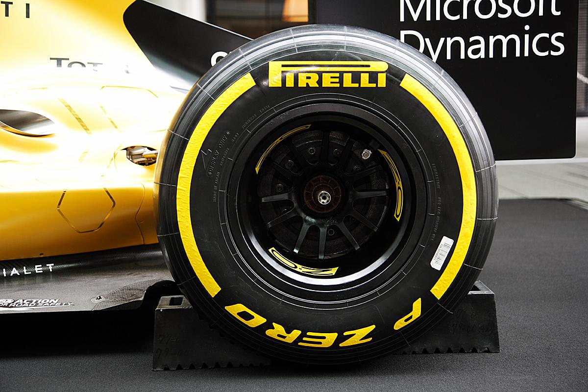 レーシングカーで行うタイヤの 暖気 市販車でも やるべき だった 自動車情報 ニュース Web Cartop