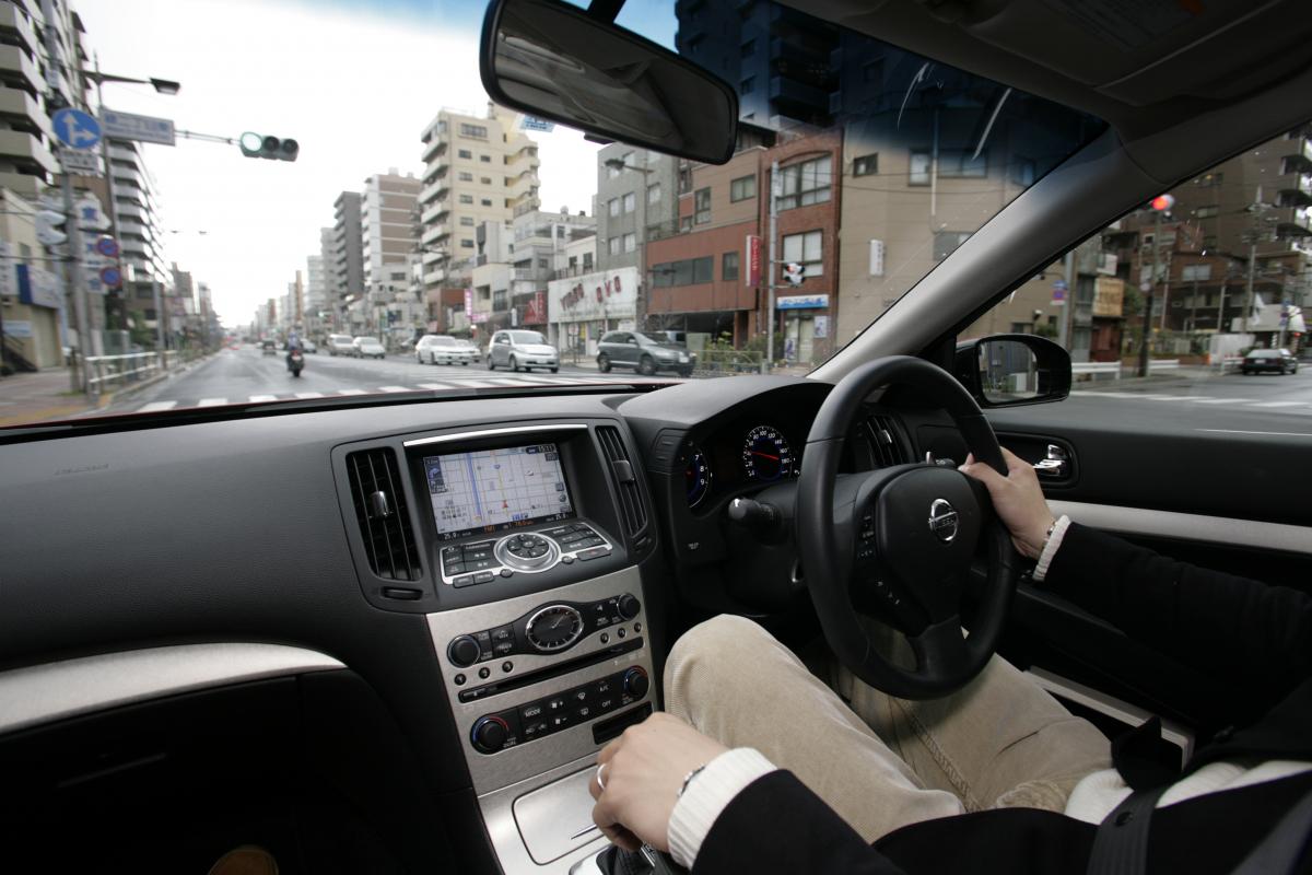 女性が見てかっこいいと思える運転のコツ