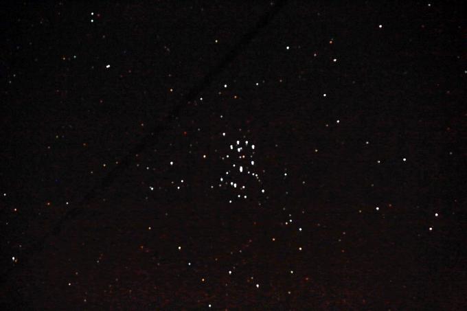 プレアデス星団の目視できる星は７つ以上 それでもsubaruのエンブレムが六連星になったワケ 自動車情報 ニュース Web Cartop