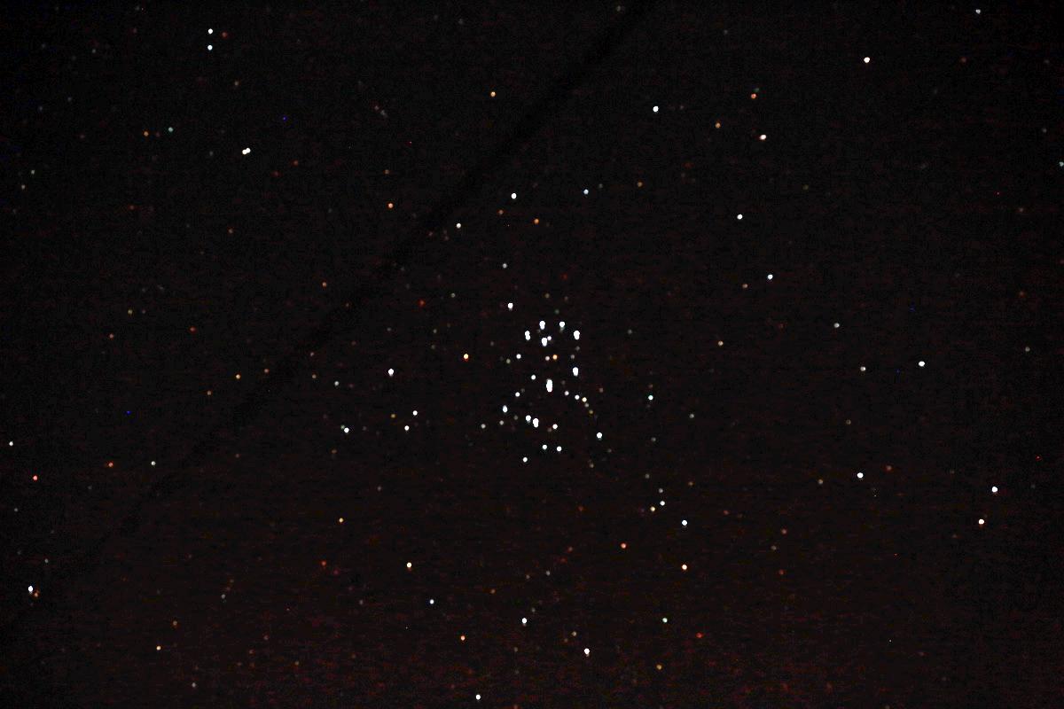 プレアデス星団の目視できる星は7つ以上 それでもsubaruのエンブレムが六連星になったワケ 自動車情報 ニュース Web Cartop プレアデス星団の目視できる星は7つ以上 それでもsubaruのエンブレムが六連星になったワケ 自動車情報 ニュース Web Cartop