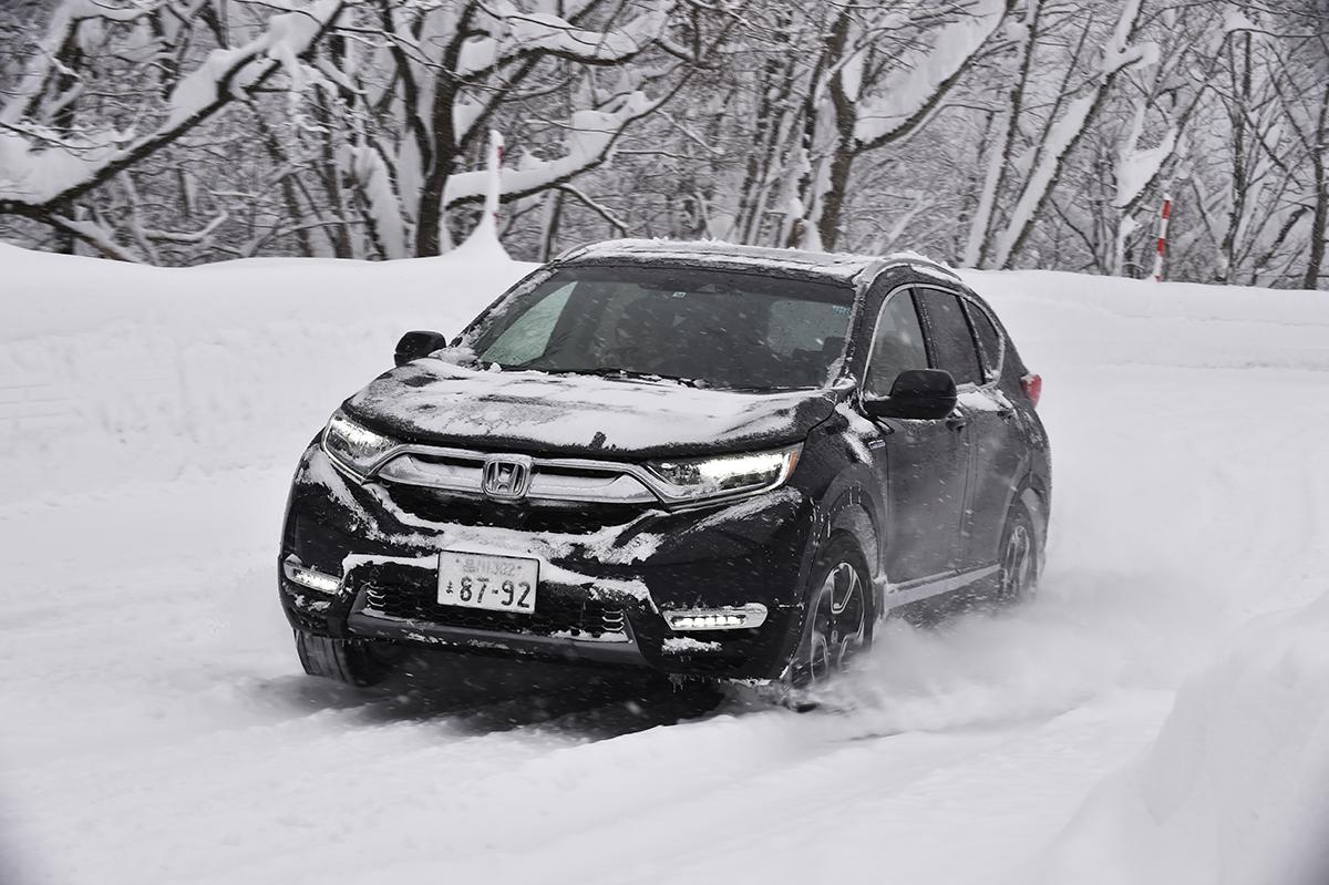 スタッドレス装着の4wd車が陥りがちなワナ レーシングドライバーが警告する雪道走行の 危険性 とは 自動車情報 ニュース Web Cartop 2ページ目