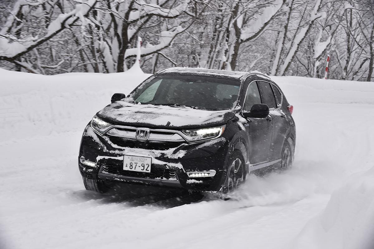 雪上走行するSUVのイメージ（ホンダ） 〜 画像2