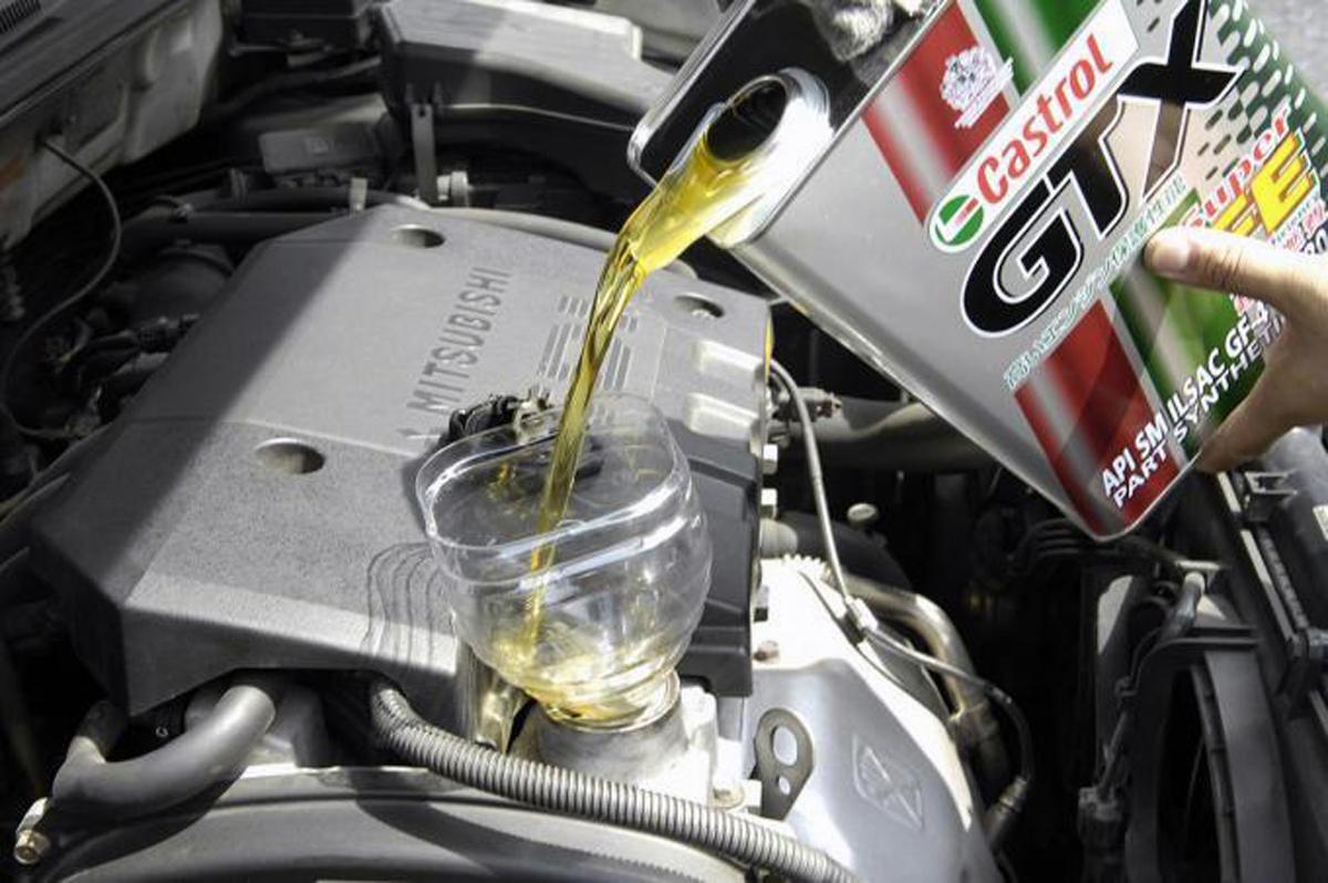過保護は 逆効果 だった 10万キロ超えでも元気な エンジン を保つ方法とは 自動車情報 ニュース Web Cartop 2ページ目 過保護は 逆効果 だった 10万キロ超えでも元気な エンジン を保つ方法とは 自動車情報 ニュース Web Cartop 2ページ目
