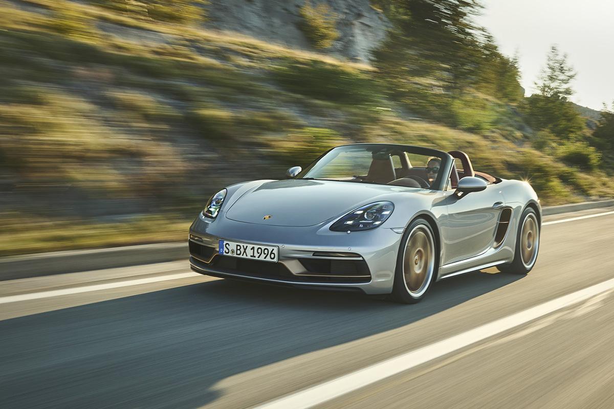 ポルシェ ボクスター限定モデル 25イヤーズ の予約受注開始 コンセプトカーをイメージした内外装が特徴 自動車情報 ニュース Web Cartop ポルシェ ボクスター限定モデル 25イヤーズ の予約受注開始 コンセプトカーをイメージした内外装が特徴 自動車情報 ニュース Web Cartop