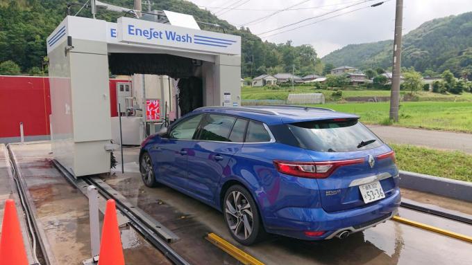 怖い は知らないだけ 誰でもできる セルフ洗車機 の使い方とは 自動車情報 ニュース Web Cartop 2ページ目