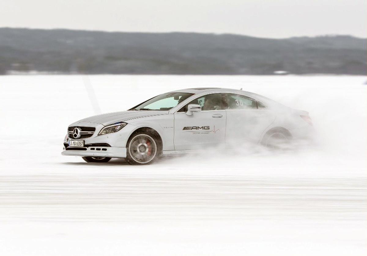 レーシングドライバーが太鼓判 メーカー主催の 雪道レッスン が 想像の斜め上 を行く内容だった 自動車情報 ニュース Web Cartop 2ページ目