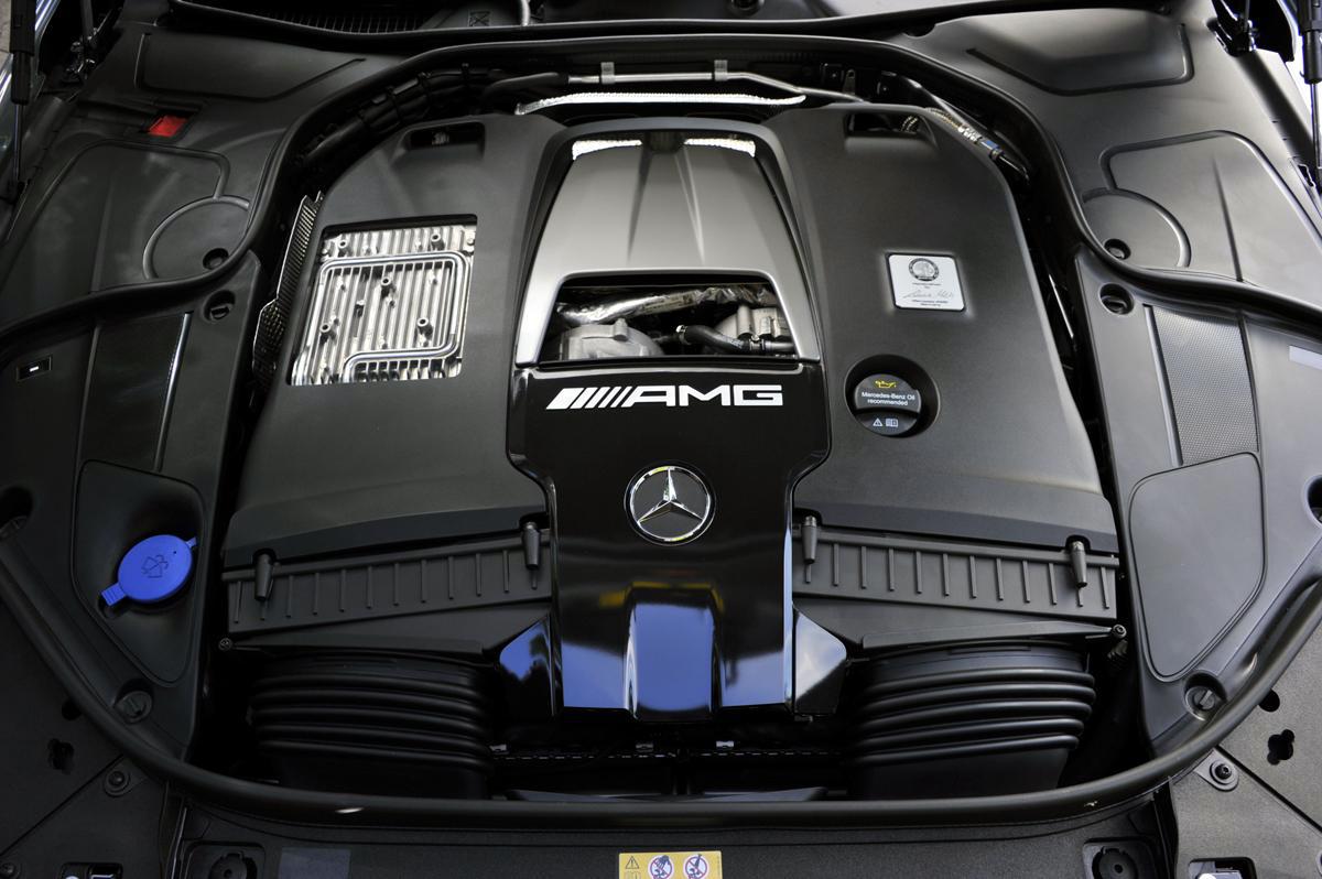 AMG S63のエンジン