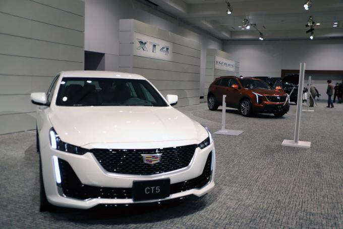 戦略的モデル２台が日本初上陸 キャデラック Xt4 と Ct5 の中身とは 自動車情報 ニュース Web Cartop