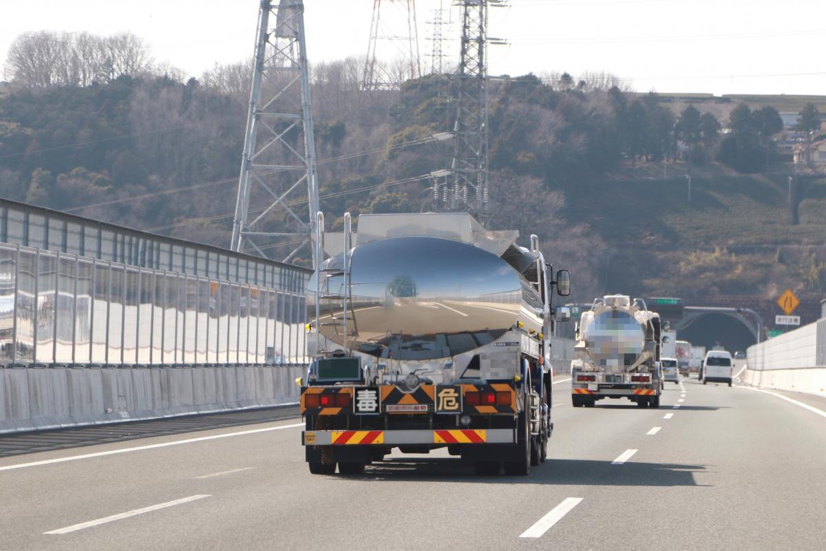 タンクローリーの表示の種類