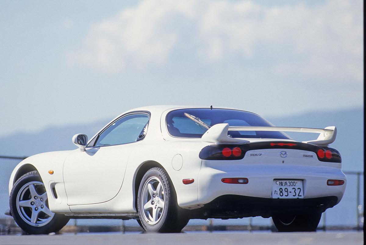 希少なロータリーエンジン搭載車 マツダrx 7 の魅力や中古車市場での人気ぶりとは 自動車情報 ニュース Web Cartop