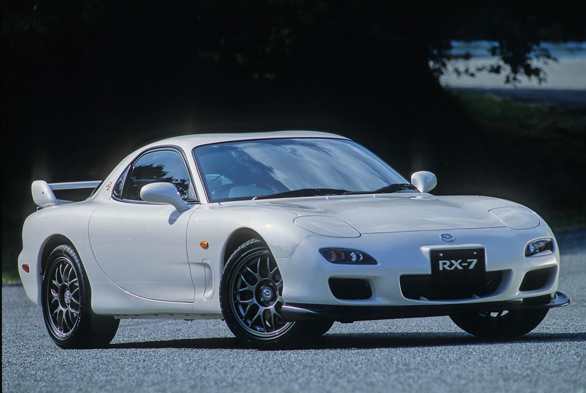 希少なロータリーエンジン搭載車 マツダrx 7 の魅力や中古車市場での人気ぶりとは 自動車情報 ニュース Web Cartop