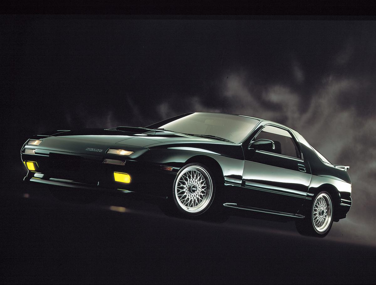 希少なロータリーエンジン搭載車 マツダrx 7 の魅力や中古車市場での人気ぶりとは 自動車情報 ニュース Web Cartop