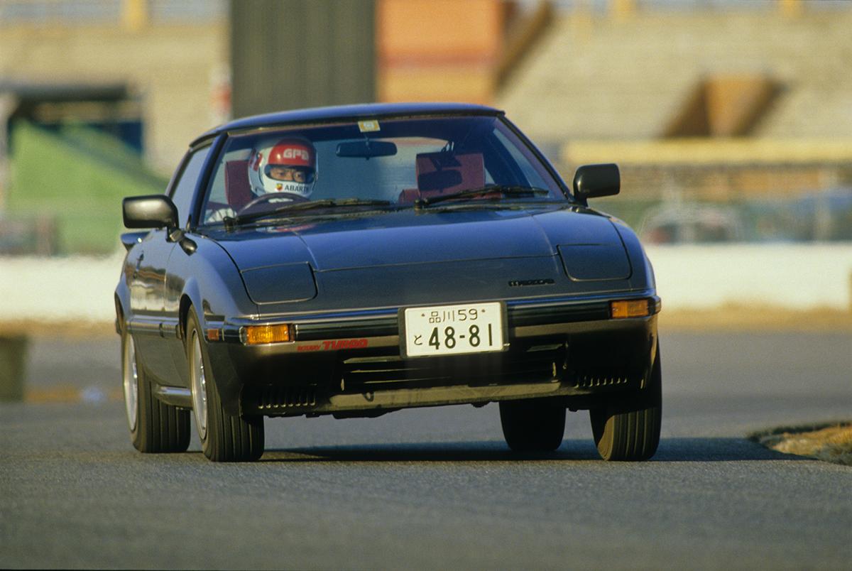 希少なロータリーエンジン搭載車 マツダrx 7 の魅力や中古車市場での人気ぶりとは 自動車情報 ニュース Web Cartop 希少なロータリーエンジン搭載車 マツダrx 7 の魅力や中古車市場での人気ぶりとは 自動車情報 ニュース Web Cartop
