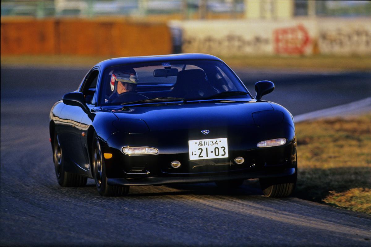 希少なロータリーエンジン搭載車 マツダrx 7 の魅力や中古車市場での人気ぶりとは 自動車情報 ニュース Web Cartop 2ページ目