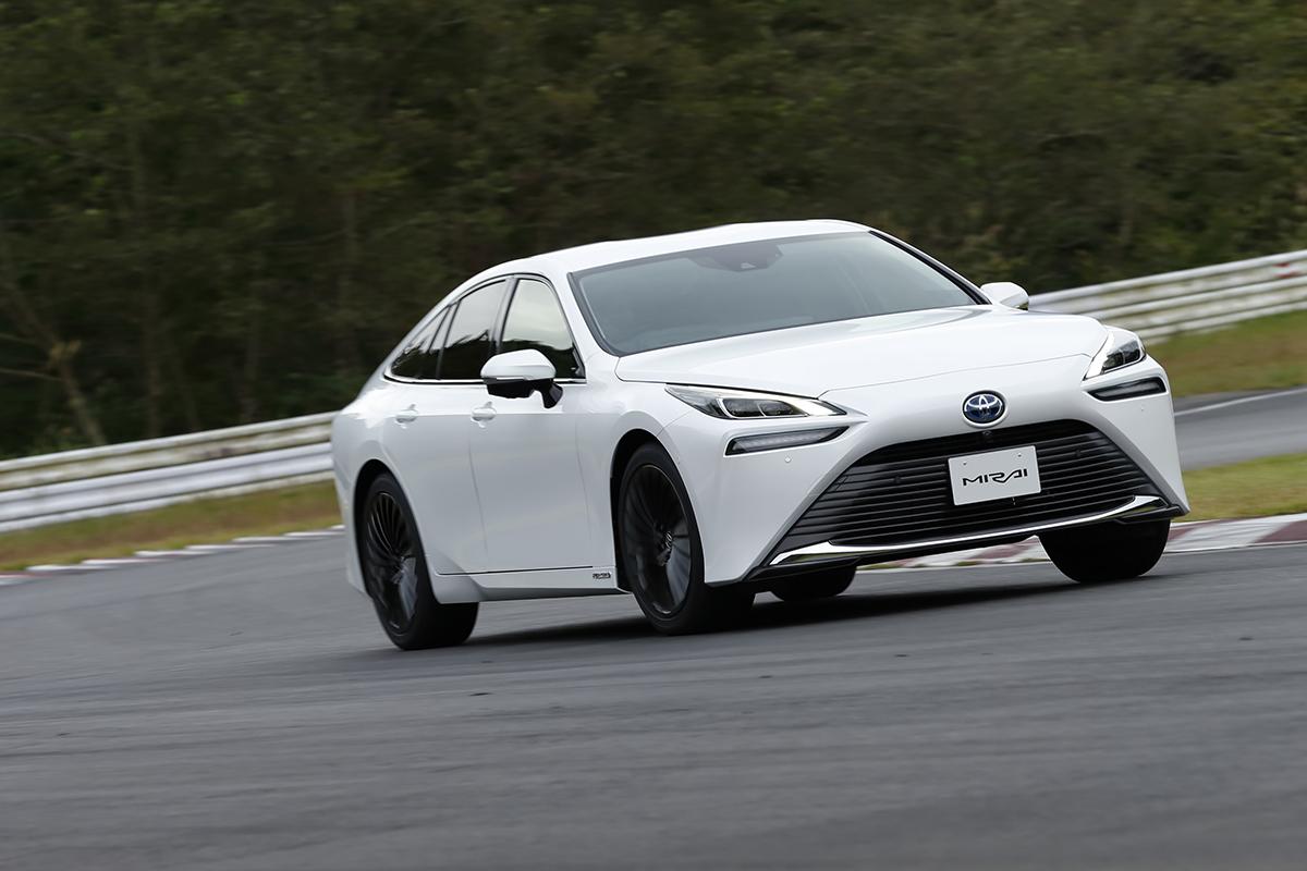スポーツ車じゃなくてもrwd化のメリットはある 新型トヨタmiraiがffをやめfrを採用したワケ 自動車情報 ニュース Web Cartop スポーツ車じゃなくてもrwd化のメリットはある 新型トヨタmiraiがffをやめfrを採用したワケ 自動車情報 ニュース Web Cartop