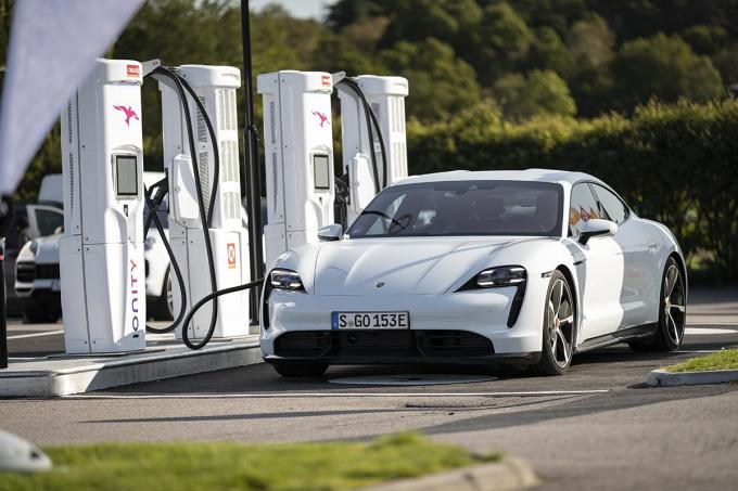 スポーツカーメーカーの雄 ポルシェ までもがevに力を入れるワケ 自動車情報 ニュース Web Cartop