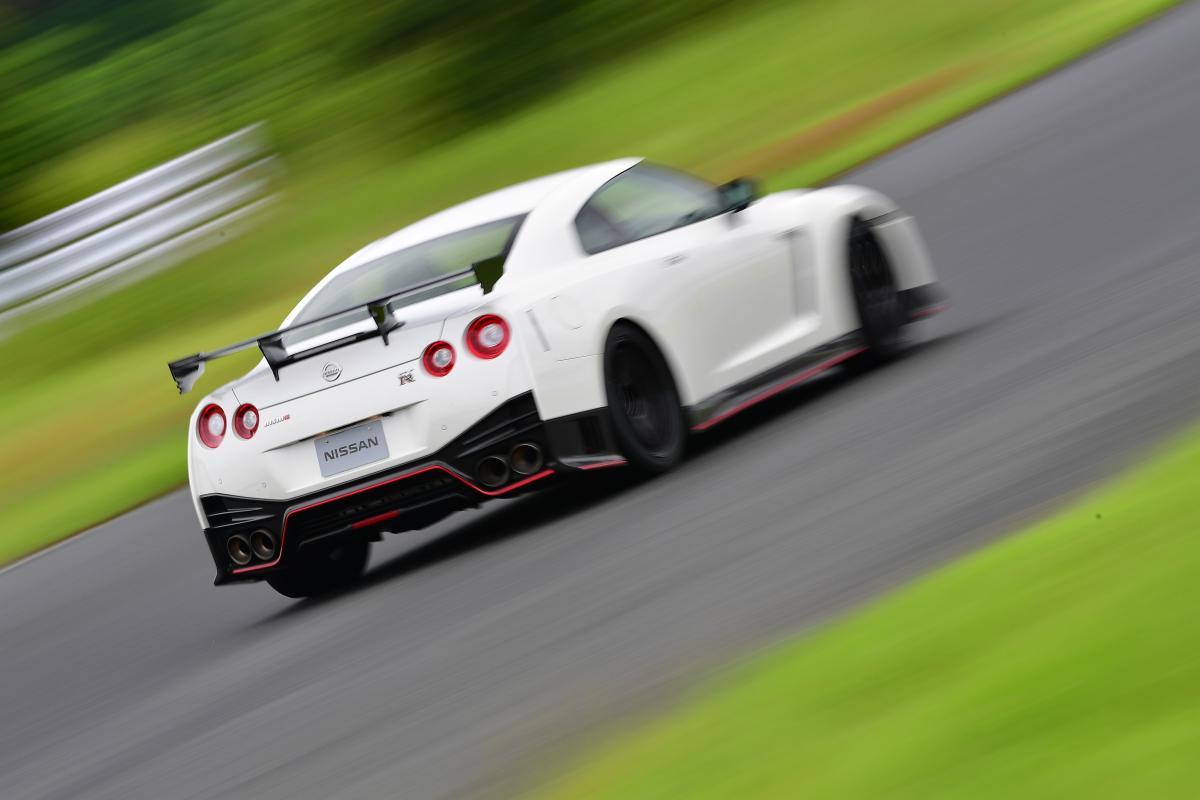 より実用的な指標に変わった かつてクルマ好きを熱狂させた市販車の ゼロヨン タイムが消えたワケ 自動車情報 ニュース Web Cartop より実用的な指標に変わった かつてクルマ好きを熱狂させた市販車の ゼロヨン タイムが消えたワケ 自動車情報 ニュース Web Cartop