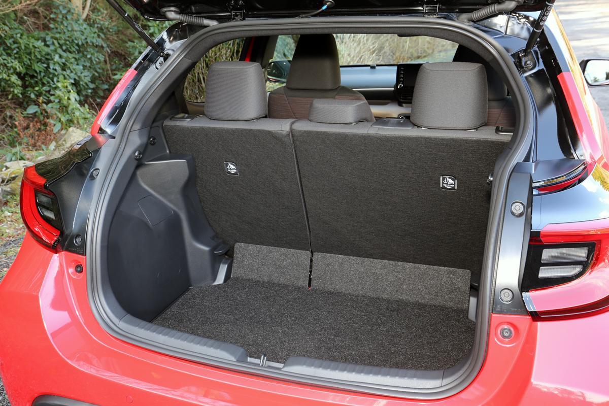 ヤリスかフィットかノートなのか 出そろった最新コンパクト３台のマルとバツ 自動車情報 ニュース Web Cartop 2ページ目