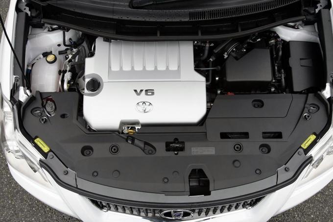 画像ギャラリー こんなクルマ出していいの 車格に見合わぬバケモノエンジンを搭載したクルマ７選 画像 自動車情報 ニュース Web Cartop