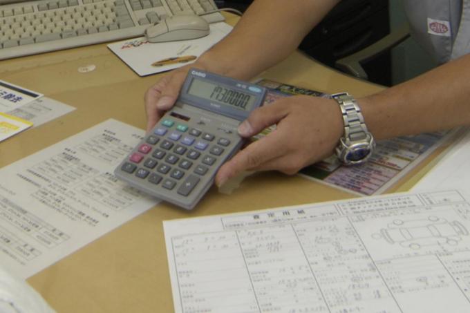 値引きはアリ 競合見積もりは有効 意外と知らない 新車 とは違う 中古車 の買い方とは 自動車情報 ニュース Web Cartop 値引きはアリ 競合見積もりは有効 意外と知らない 新車 とは違う 中古車 の買い方とは 自動車情報 ニュース Web Cartop
