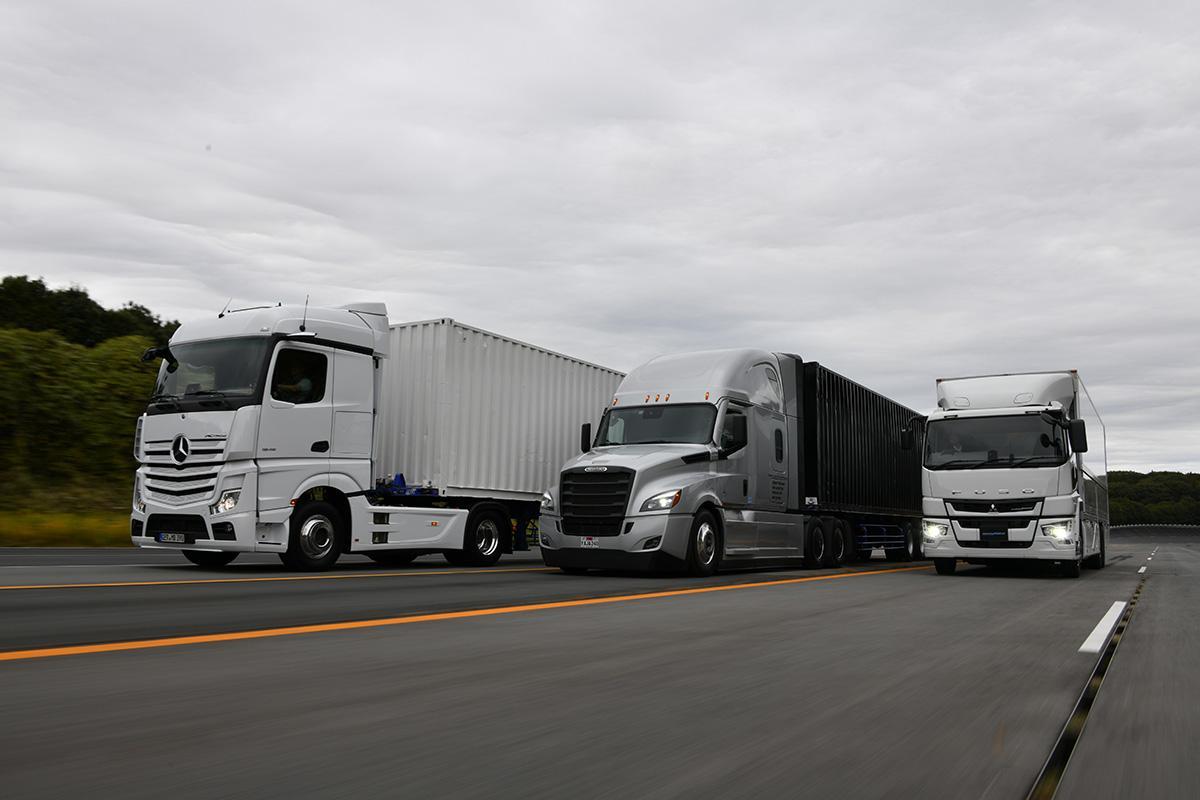 アメリカはボンネット型、日本はキャブオーバー型の大型トラックが主流な理由