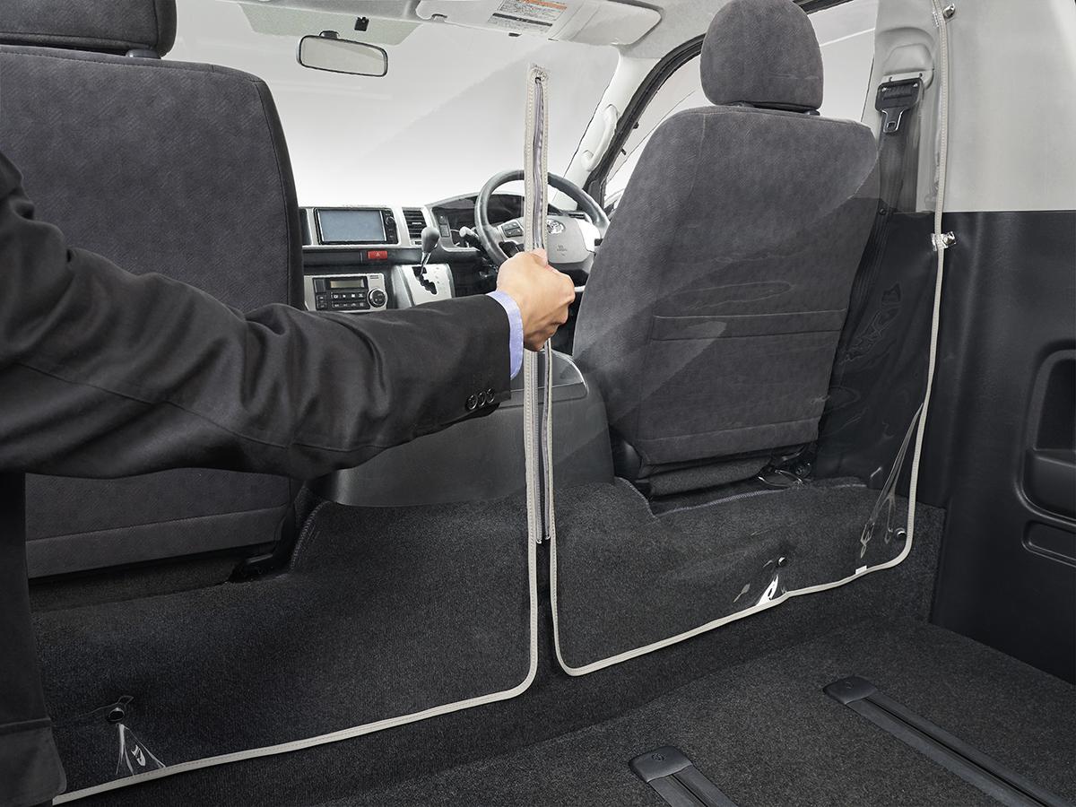 トヨタ ハイエース専用 現場の声を反映した飛沫感染対策セパレータを発売 自動車情報 ニュース Web Cartop トヨタ ハイエース専用 現場の声を反映した飛沫感染対策セパレータを発売 自動車情報 ニュース Web Cartop