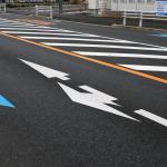 道路に表示された 矢印 意外と知らない 実線 と 破線 の違いとは 自動車情報 ニュース Web Cartop