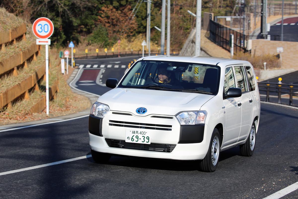 走行距離を考えたら 燃費が大切 なのになぜ 商用車にハイブリッドが普及しないワケ 自動車情報 ニュース Web Cartop