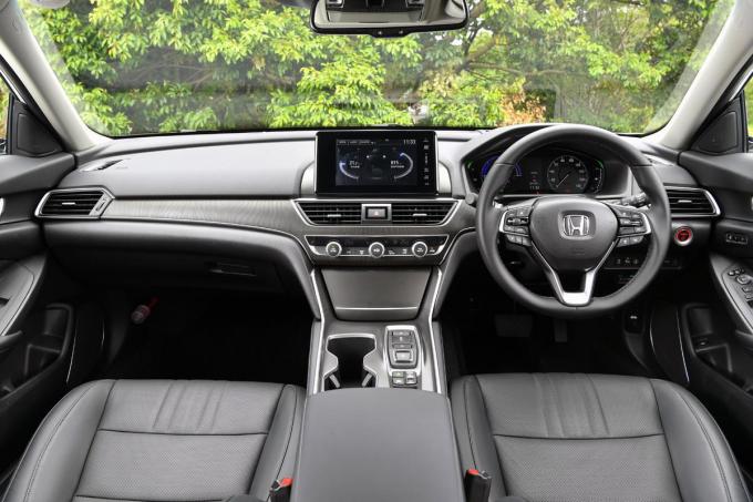 画像ギャラリー クルマが 鍵をひねっていた ころはほぼコラムの右側 それなのにいま スターターボタン の位置がバラバラの理由 画像7 自動車情報 ニュース Web Cartop