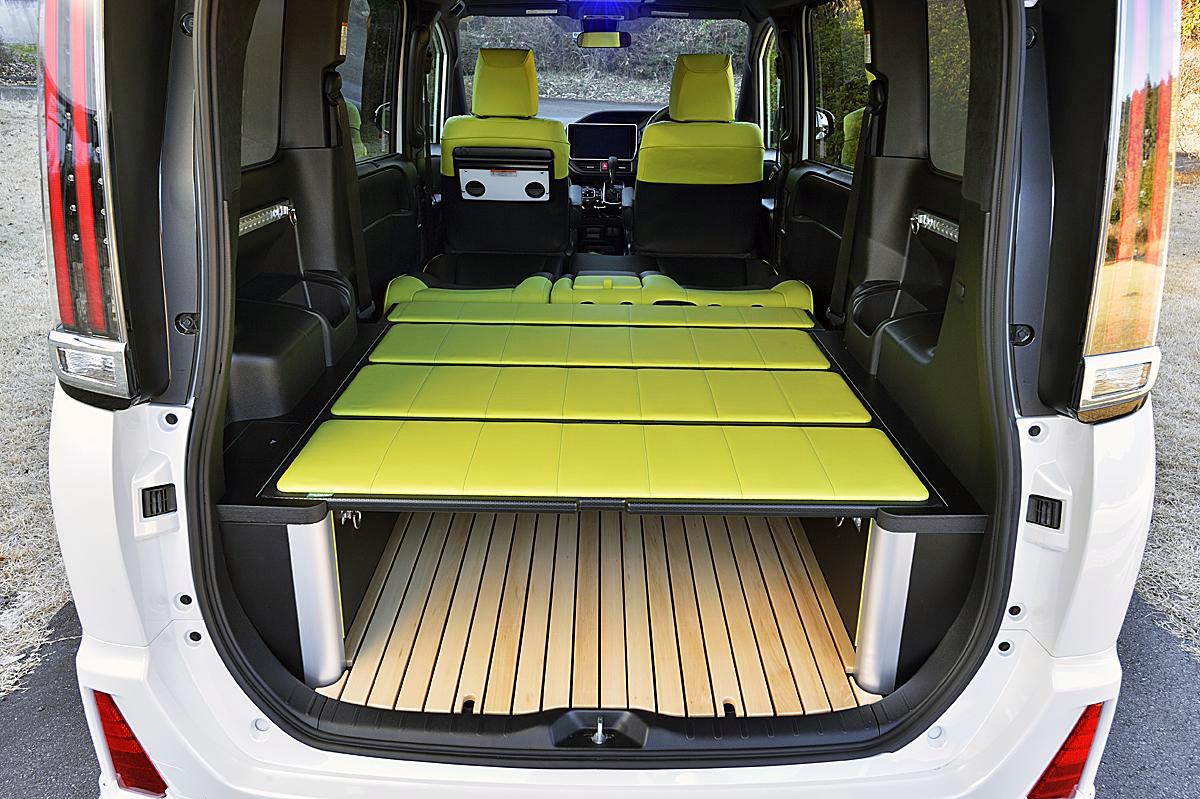 アウトドア派や車中泊派にバカウケ必至 ノア ヴォクシーから２列シート仕様が消えたワケ Goo 自動車