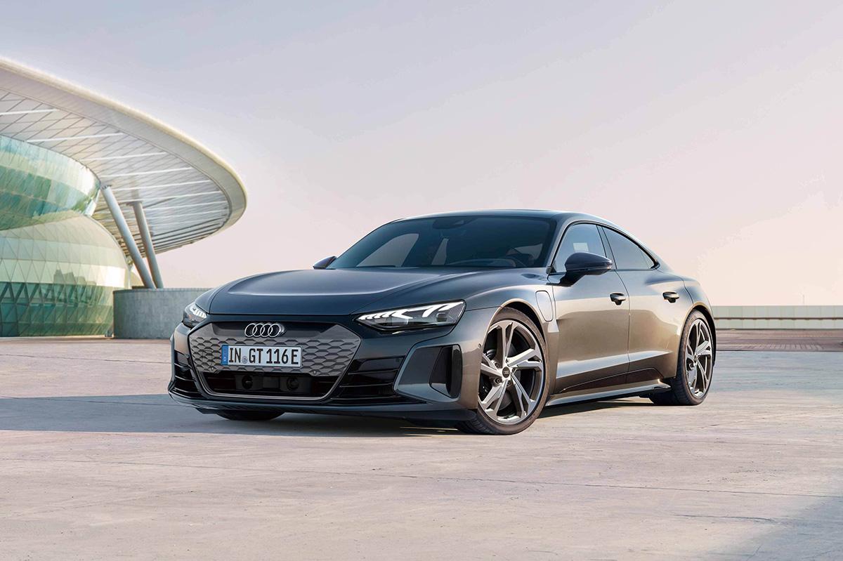 Audi E Tron Gtが日本初披露 発売は21年秋以降で1399万円から 自動車情報 ニュース Web Cartop Audi E Tron Gtが日本初披露 発売は21年秋以降で1399万円から 自動車情報 ニュース Web Cartop