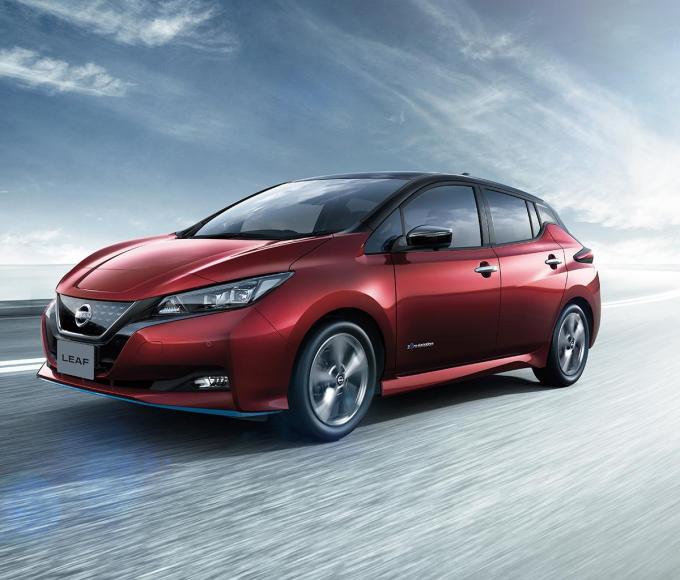 日産リーフが仕様変更を実施 新ボディカラーの追加や抗菌シート ステアリングを一部グレードに採用 自動車情報 ニュース Web Cartop 日産リーフが仕様変更を実施 新ボディカラーの追加や抗菌シート ステアリングを一部グレードに採用 自動車情報 ニュース Web Cartop