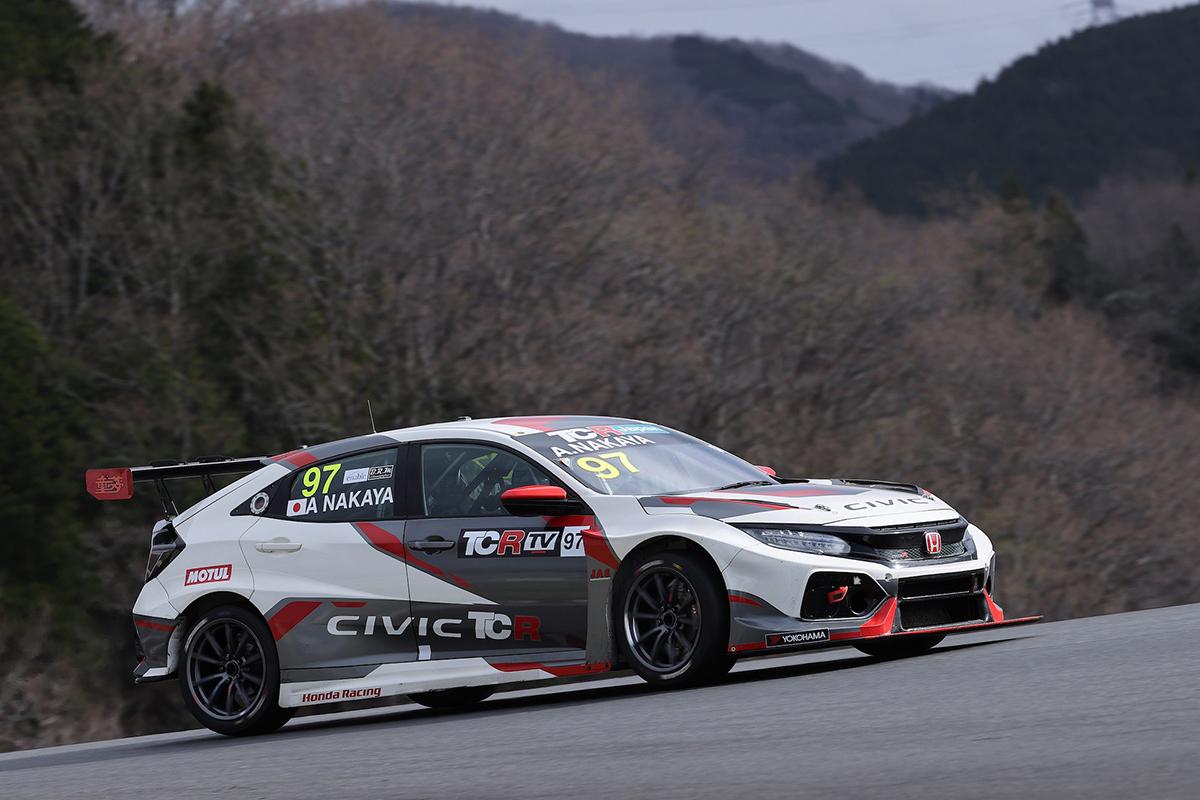 年ぶりに本物のffレーシングカーでtcrに参戦 中谷明彦がみた マシンの進化 とは 写真100 Goo 自動車