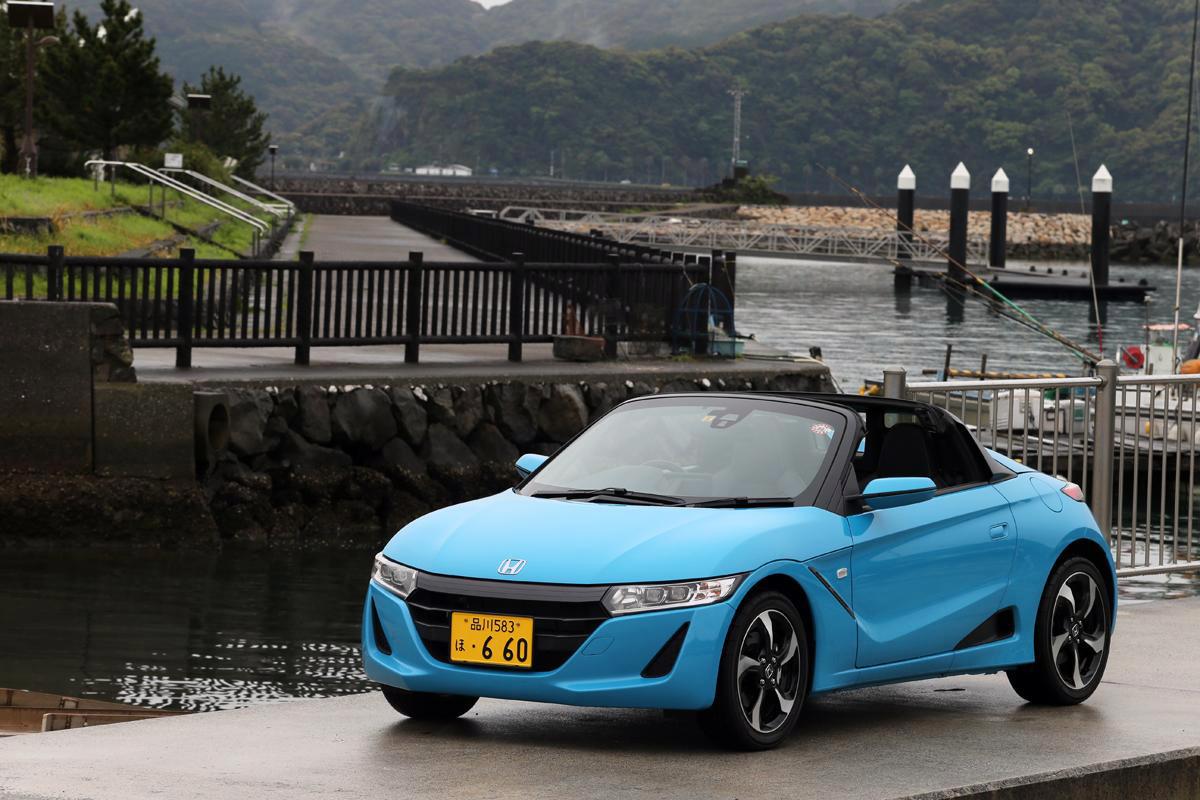 ローテーションもできるし同サイズのほうがラク それでも前後で 異なるサイズ のタイヤ装着車が存在するワケ 自動車情報 ニュース Web Cartop ローテーションもできるし同サイズのほうがラク それでも前後で 異なるサイズ のタイヤ装着車が存在するワケ 自動車情報 ニュース Web Cartop