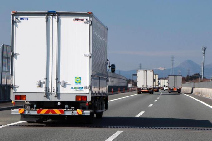 トラックドライバーの悲鳴と本音 乗用車に やめて欲しい行為 ４つ 自動車情報 ニュース Web Cartop