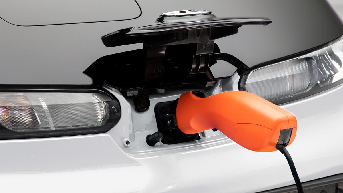 トヨタの超小型EV「シーポッド」が想像以上に使える！ 「イロモノ 