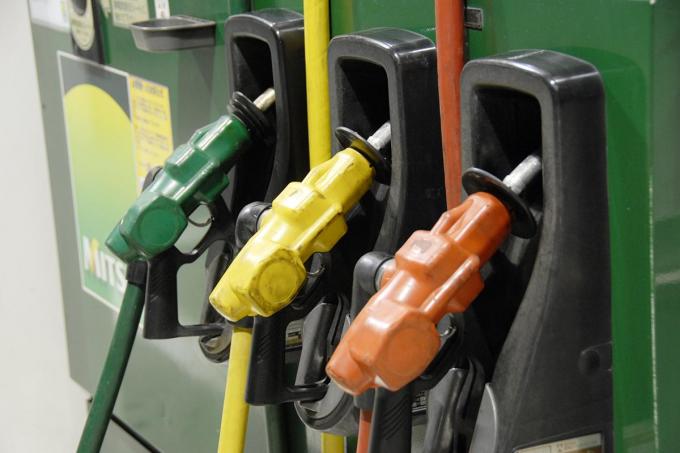 ハイブリッドやevが増えて消費量が減ると 価格上昇 の可能性 ガソリン価格が変わる要因とは 自動車情報 ニュース Web Cartop