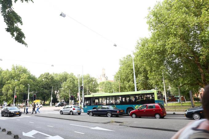 合理性がすべて! 自分で運転すると「衝撃を受ける」海外の交通ルール