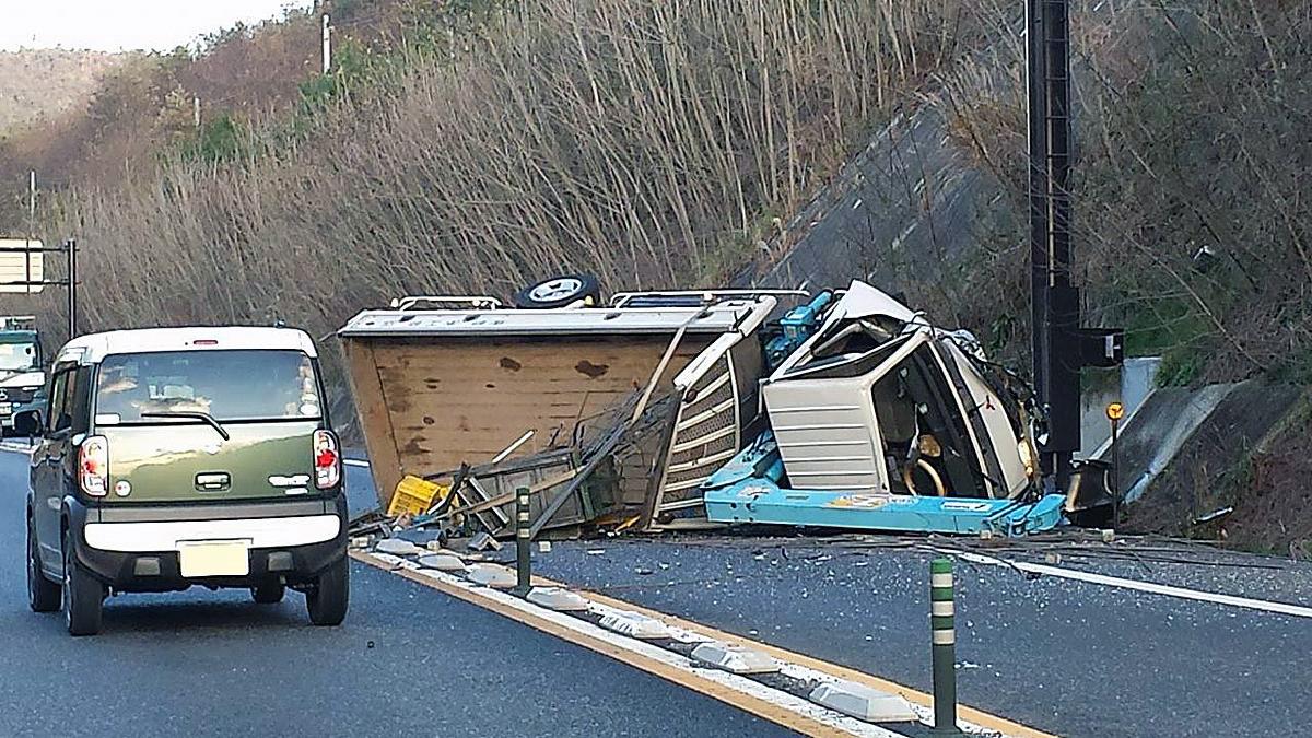 トラックの事故 〜 画像2