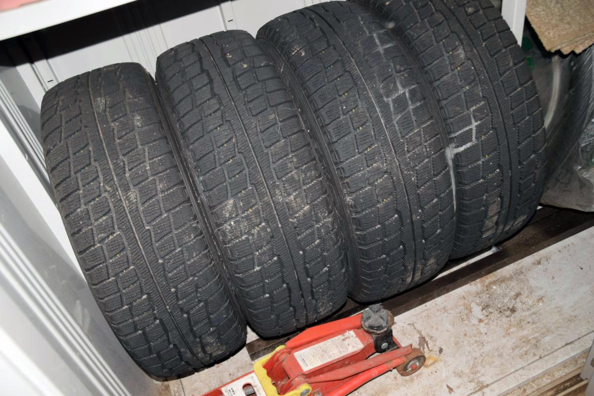 溝はあっても カチコチタイヤ はng タイヤの硬化はどう確認する 自動車情報 ニュース Web Cartop 溝はあっても カチコチタイヤ はng タイヤの硬化はどう確認する 自動車情報 ニュース Web Cartop