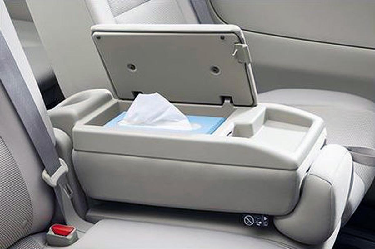 自宅より車内で 仕事したくなる のはどのミニバン ノアヴォク セレナ ステップワゴンを徹底比較した 自動車情報 ニュース Web Cartop 2ページ目 自宅より車内で 仕事したくなる のはどのミニバン ノアヴォク セレナ ステップワゴンを徹底比較した 自動車情報 ニュース Web Cartop 2ページ目