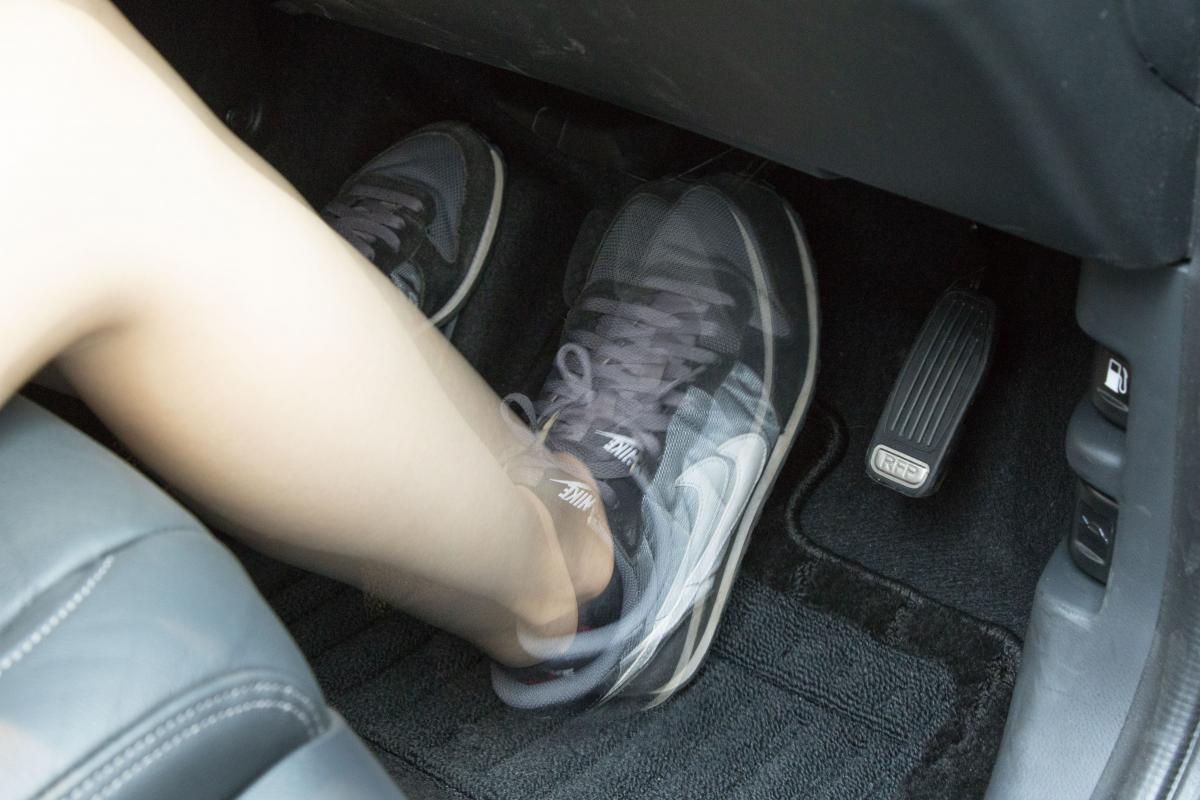 美 のためには 運転中 も努力 なんとクルマでできるダイエットが存在した 自動車情報 ニュース Web Cartop